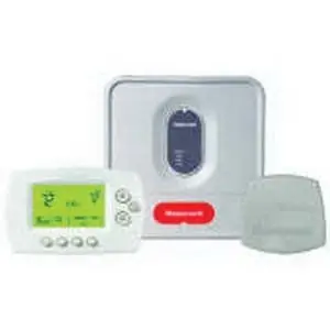HONEYWELL YTH6320R1001/U FocusPRO 6000 Programmable Thermostat - 3H/2C, Backlit LCD, Battery, White