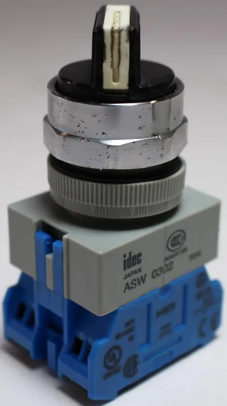 SK0337646-US20260702-105043-0 IDEC ASW320 3-Position Selector Switch 10A 600V - Image 1